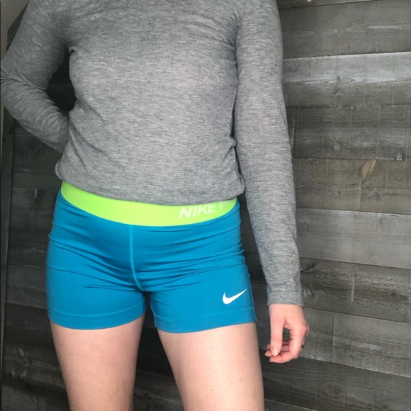 Nike Pants - Nike Pro Dri Fit compression workout shorts